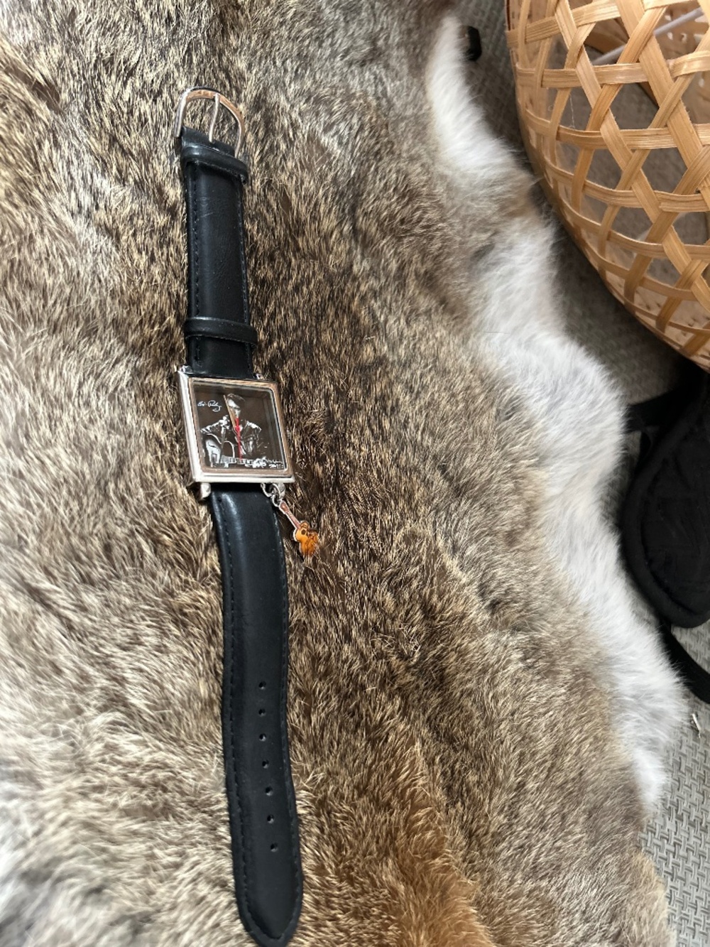 Rock around the clock with ELVIS WATCH - Picture 4 of 7
